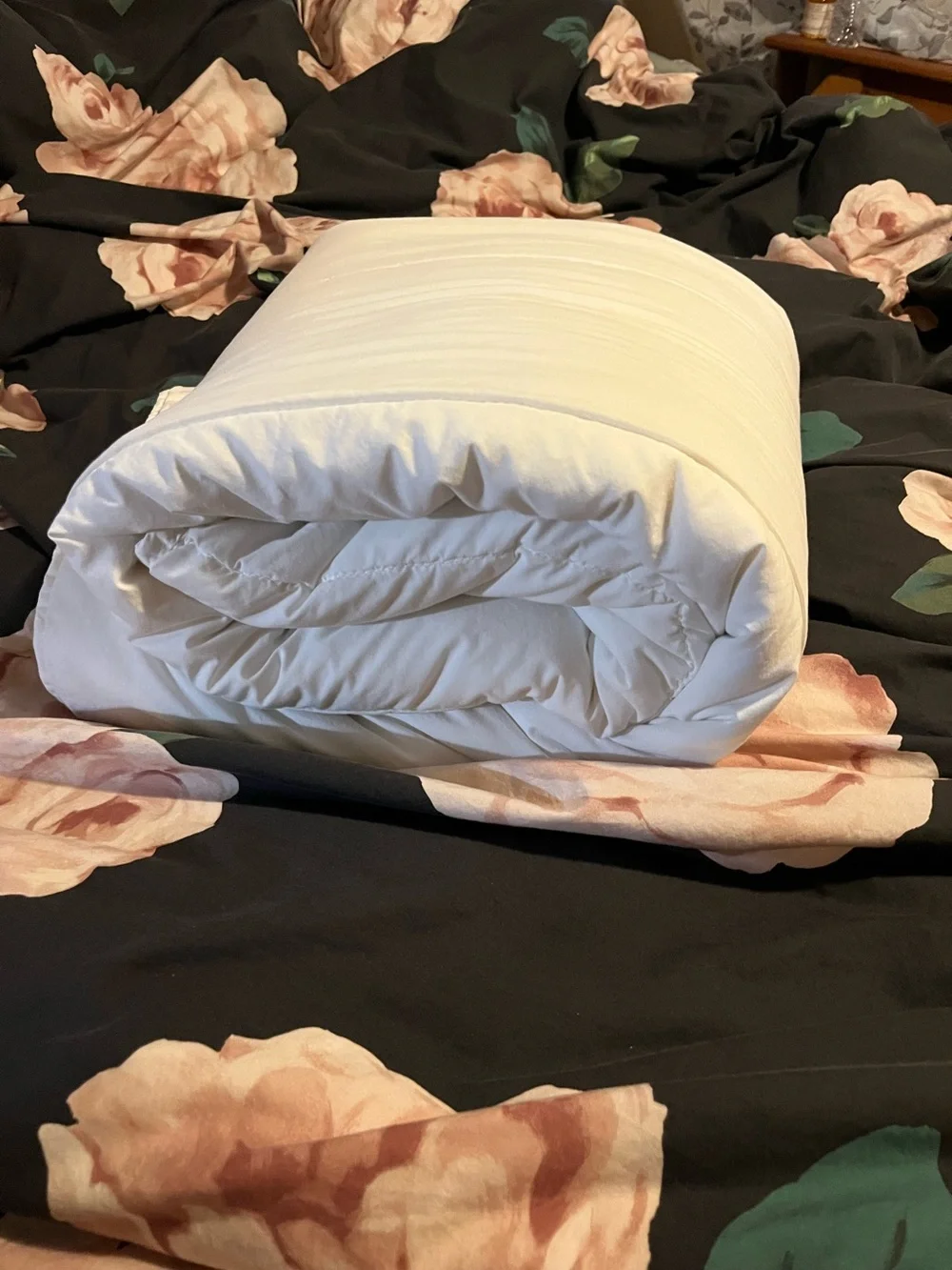 IKEA ~ White Comforter~ STJARNBRACKA~ Twin 80x58”